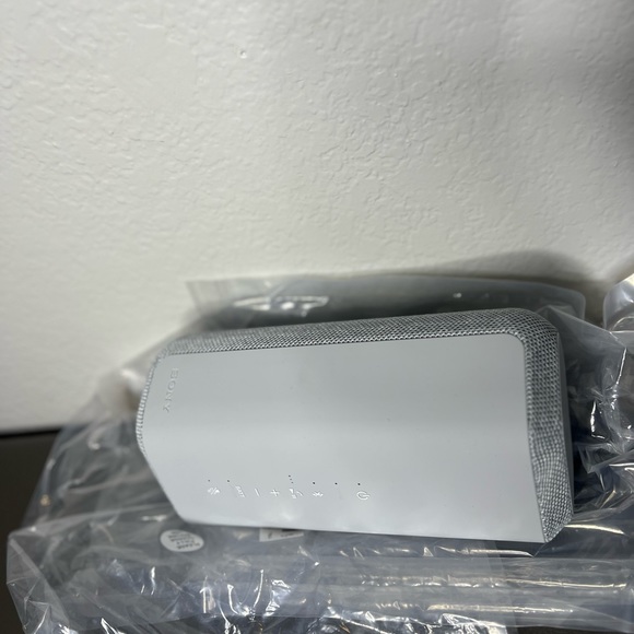 SONY SRSXE300 Bluetooth speaker - Picture 7 of 11